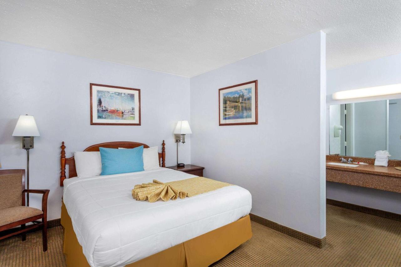 Travelodge By Wyndham Cape Cod Area West Dennis Exteriör bild